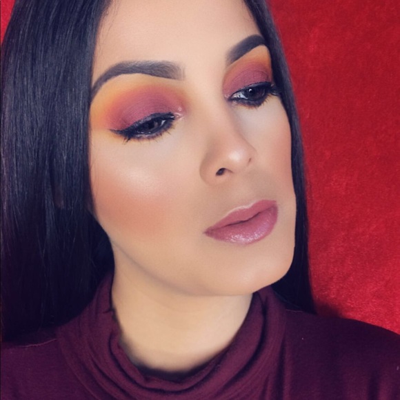 Meet your Posher, Iris - Picture 4 of 4